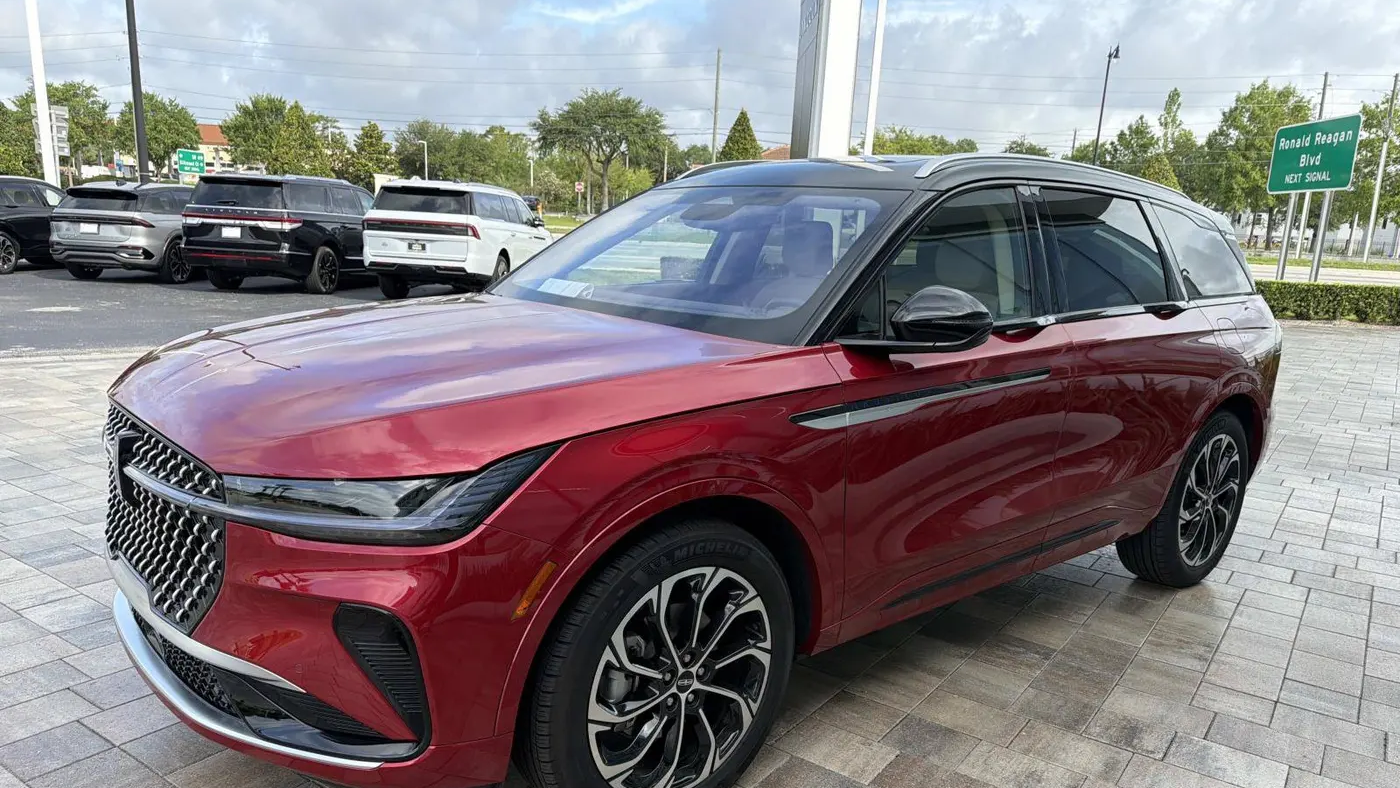 2025 Lincoln Nautilus Hybrid Reserve