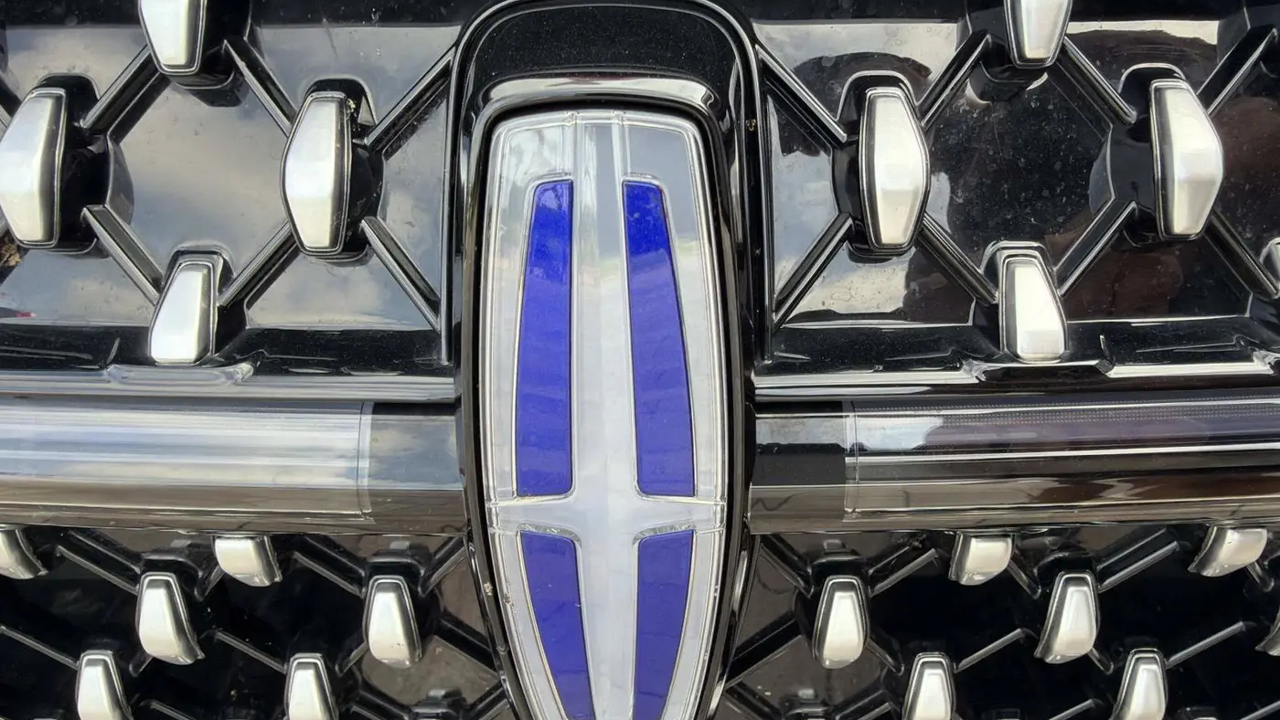 2025 Lincoln Nautilus Hybrid Reserve