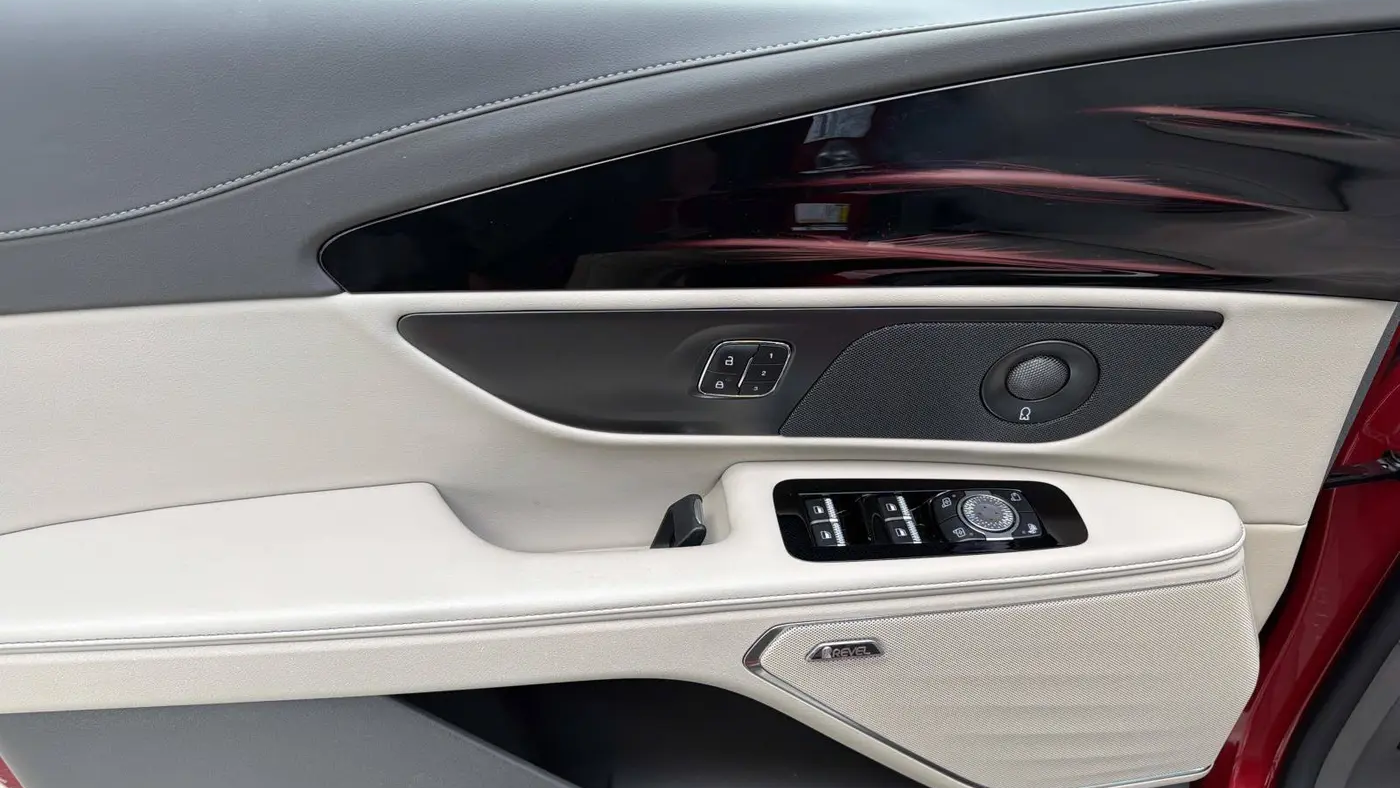 2025 Lincoln Nautilus Hybrid Reserve