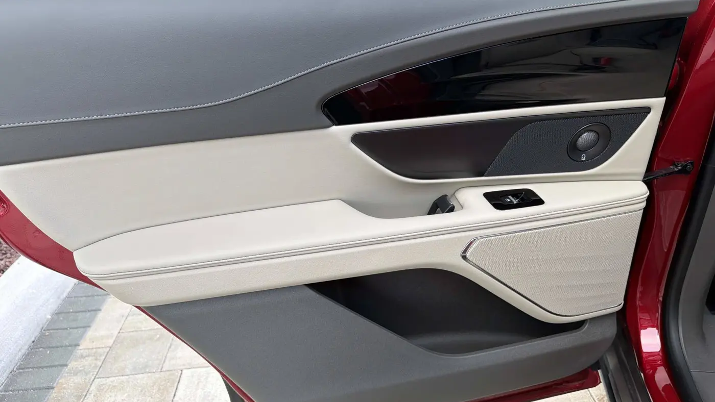2025 Lincoln Nautilus Hybrid Reserve