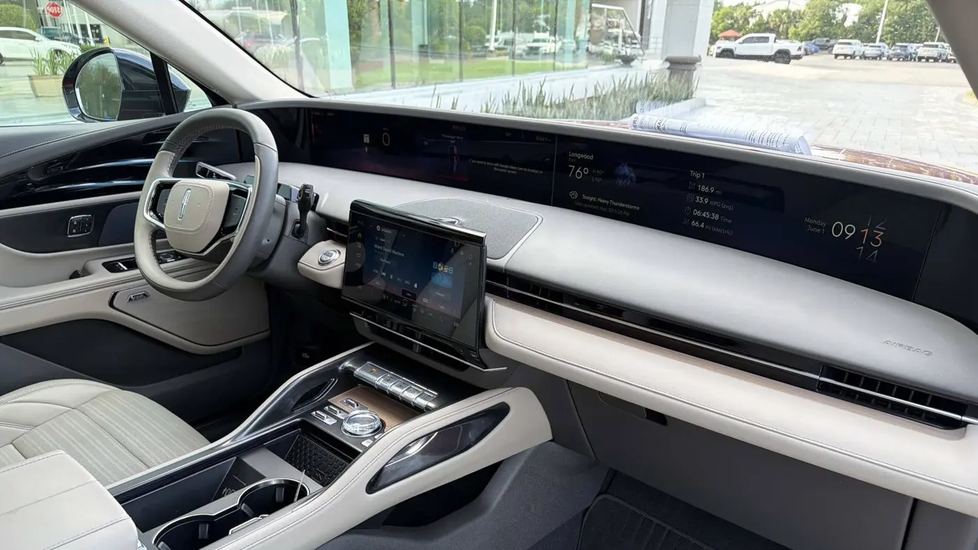 2025 Lincoln Nautilus Hybrid Reserve