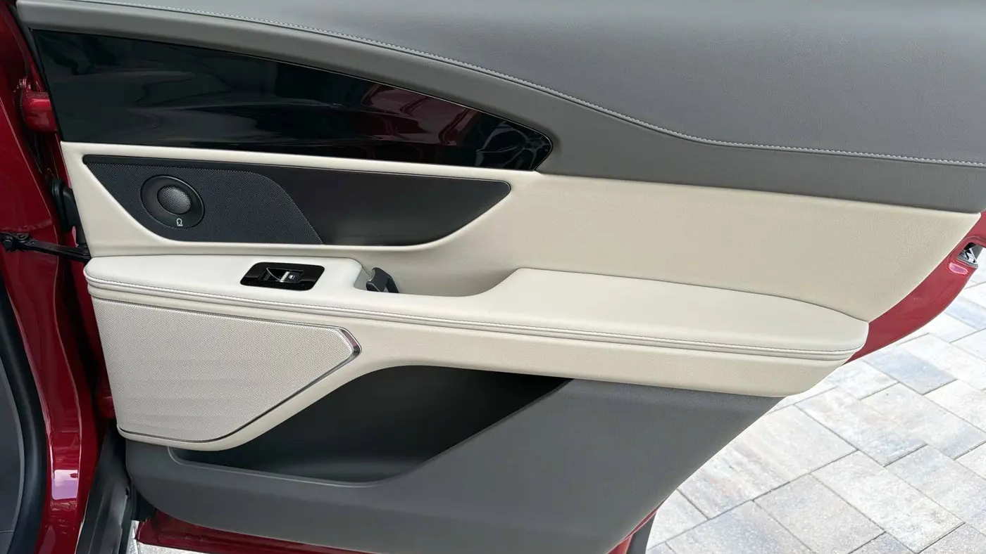2025 Lincoln Nautilus Hybrid Reserve