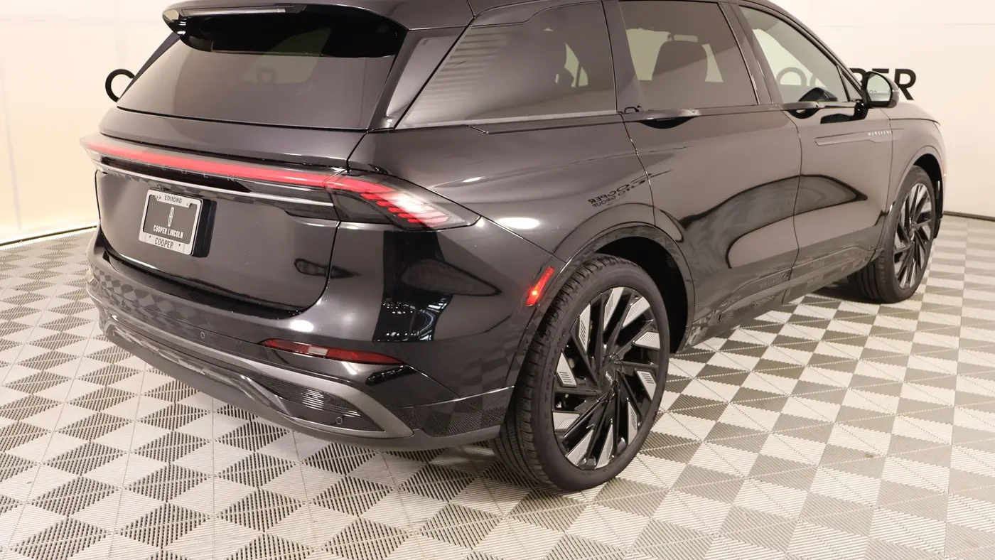 2025 Lincoln Nautilus Hybrid Reserve