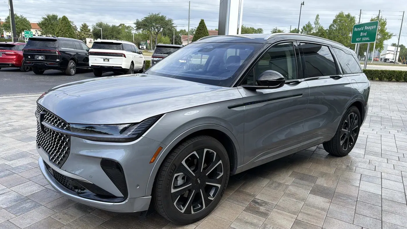 2024 Lincoln Nautilus Hybrid Reserve