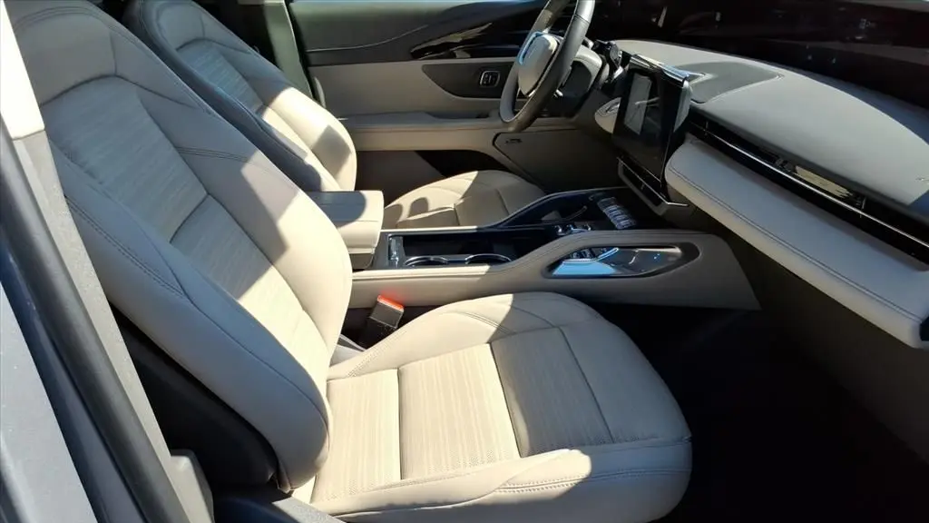 2025 Lincoln Nautilus Hybrid Reserve