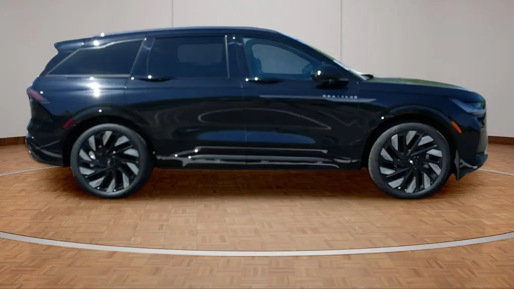 2025 Lincoln Nautilus Hybrid Reserve