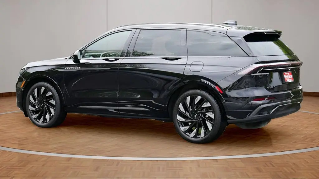 2025 Lincoln Nautilus Hybrid Reserve