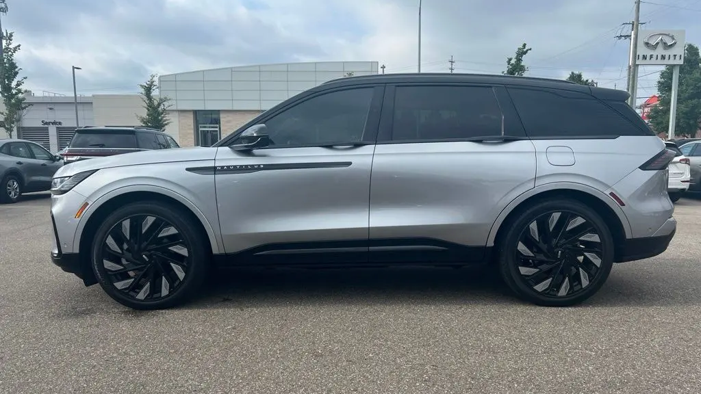 2024 Lincoln Nautilus Hybrid Reserve