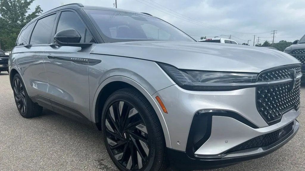 2024 Lincoln Nautilus Hybrid Reserve