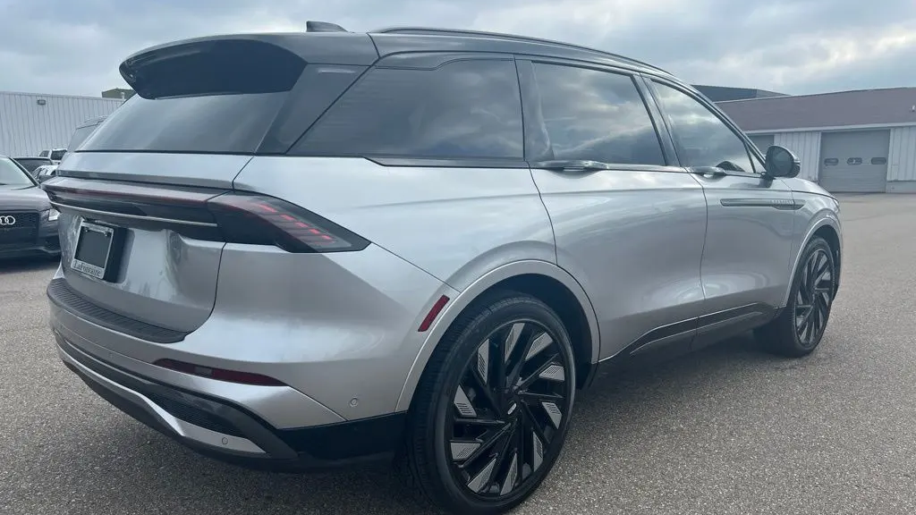 2024 Lincoln Nautilus Hybrid Reserve