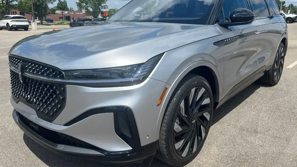 Preowned 2024 Lincoln Nautilus Hybrid Reserve for Sale