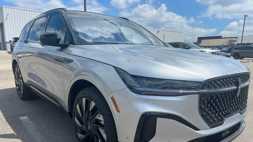 2024 Lincoln Nautilus Hybrid Reserve
