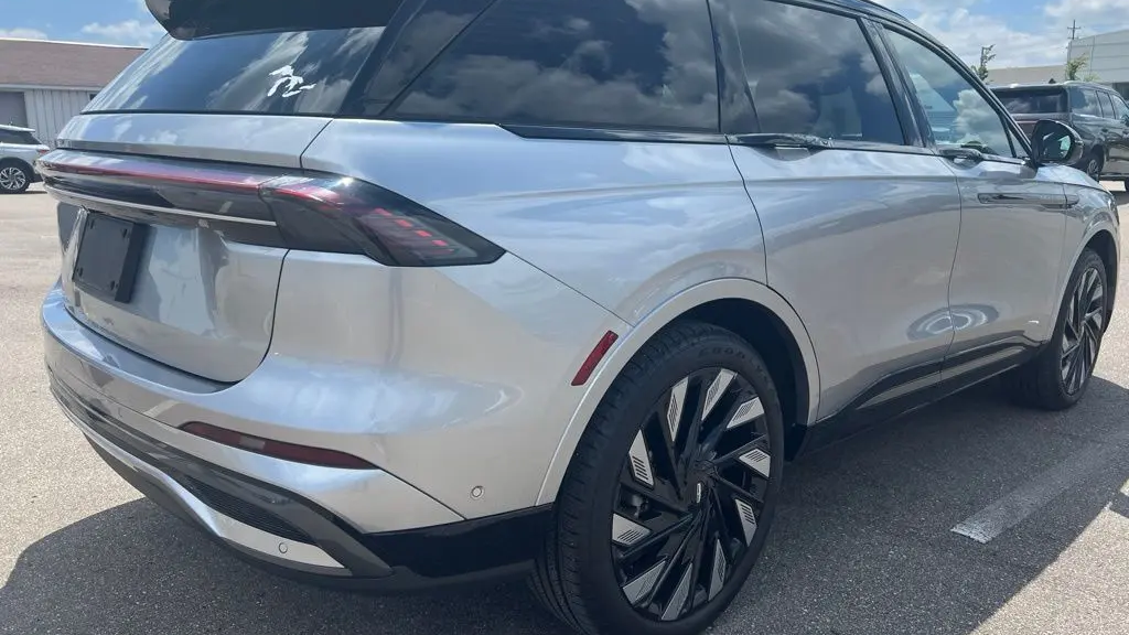 2024 Lincoln Nautilus Hybrid Reserve