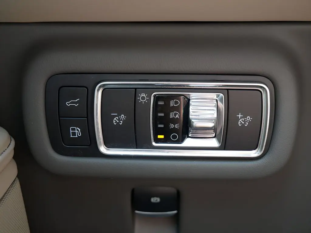 2025 Lincoln Nautilus - $52,850