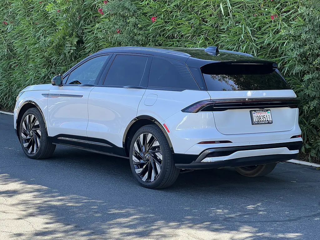 2025 Lincoln Nautilus - $69,988