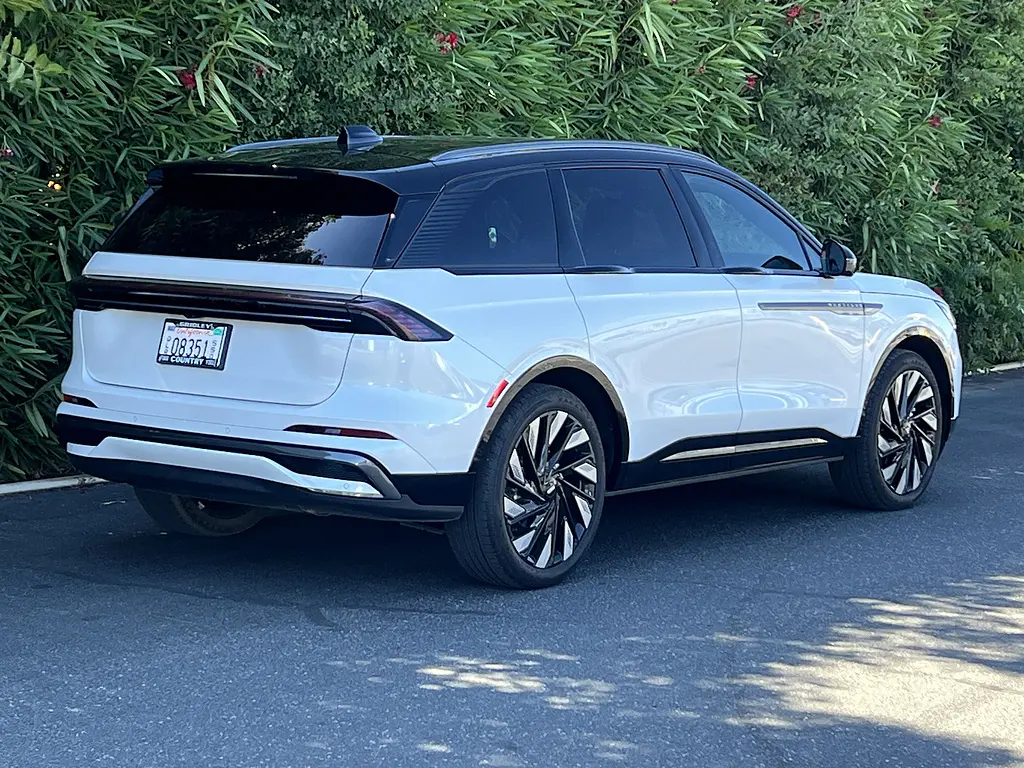 2025 Lincoln Nautilus - $69,988