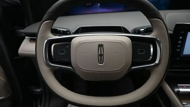 2025 Lincoln Nautilus Hybrid Reserve