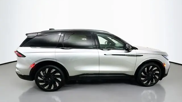 2025 Lincoln Nautilus Hybrid Reserve