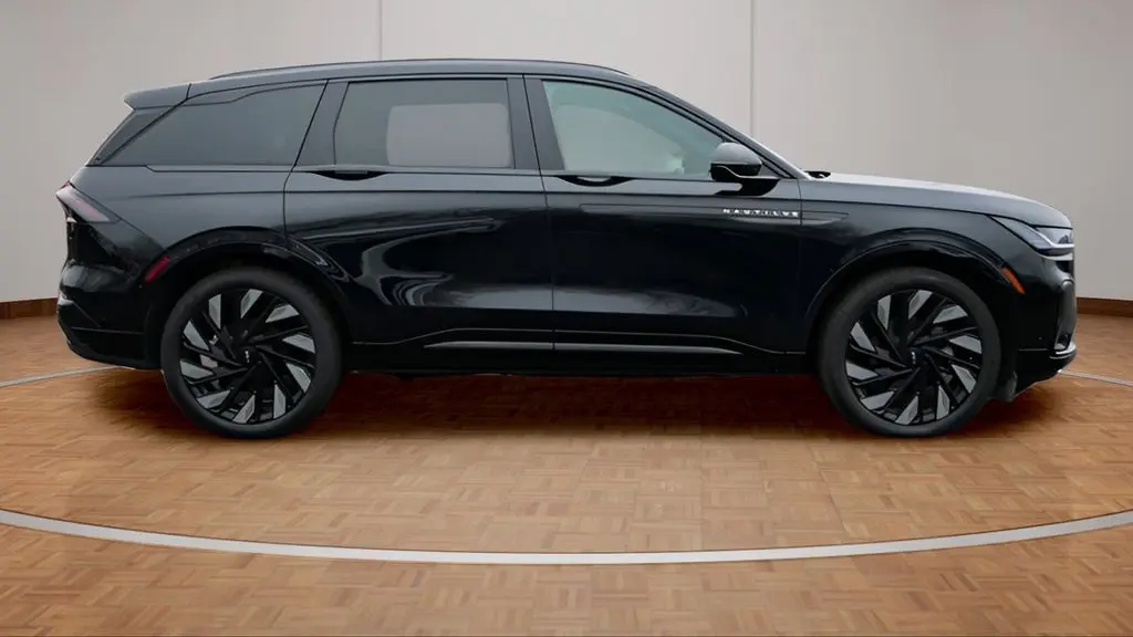 2024 Lincoln Nautilus Reserve