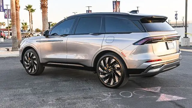 2024 Lincoln Nautilus Reserve