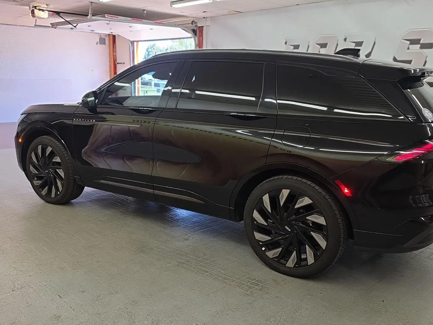 2025 Lincoln Nautilus - $58,590