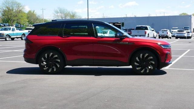 2025 Lincoln Nautilus Reserve