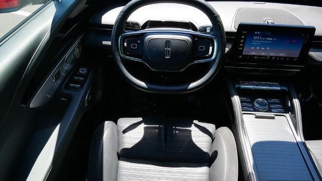 2025 Lincoln Nautilus Reserve