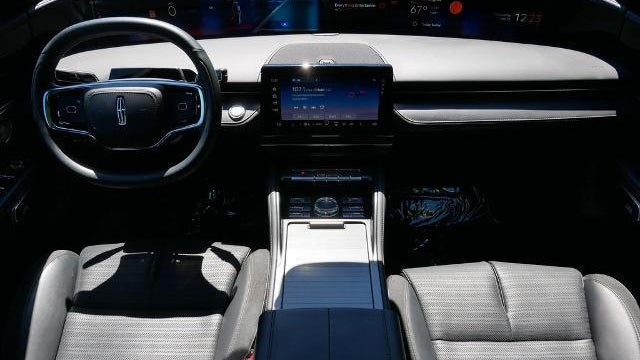 2025 Lincoln Nautilus Reserve