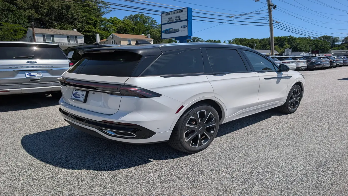 2024 Lincoln Nautilus Reserve