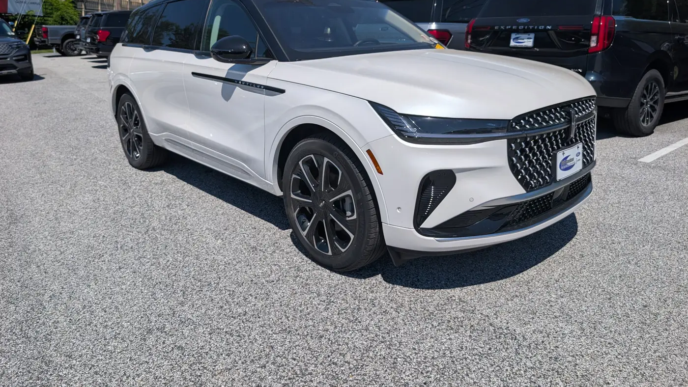 2024 Lincoln Nautilus Reserve
