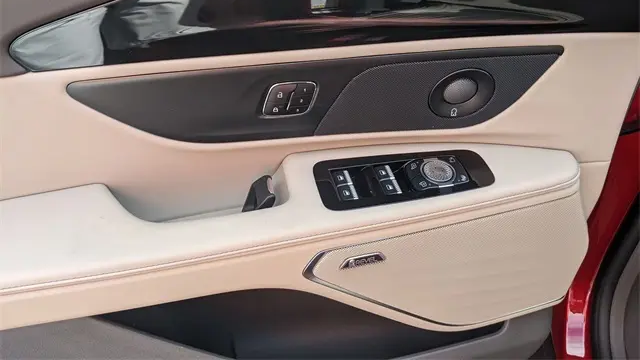 2025 Lincoln Nautilus Reserve
