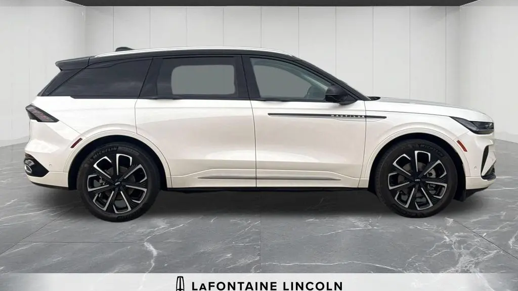 2024 Lincoln Nautilus Reserve