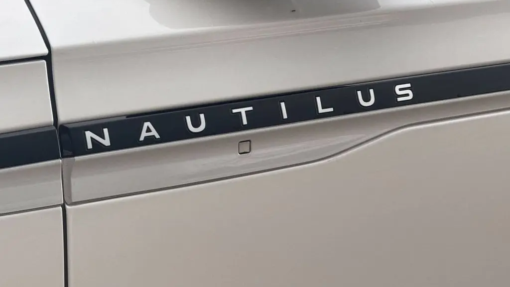 2024 Lincoln Nautilus Reserve