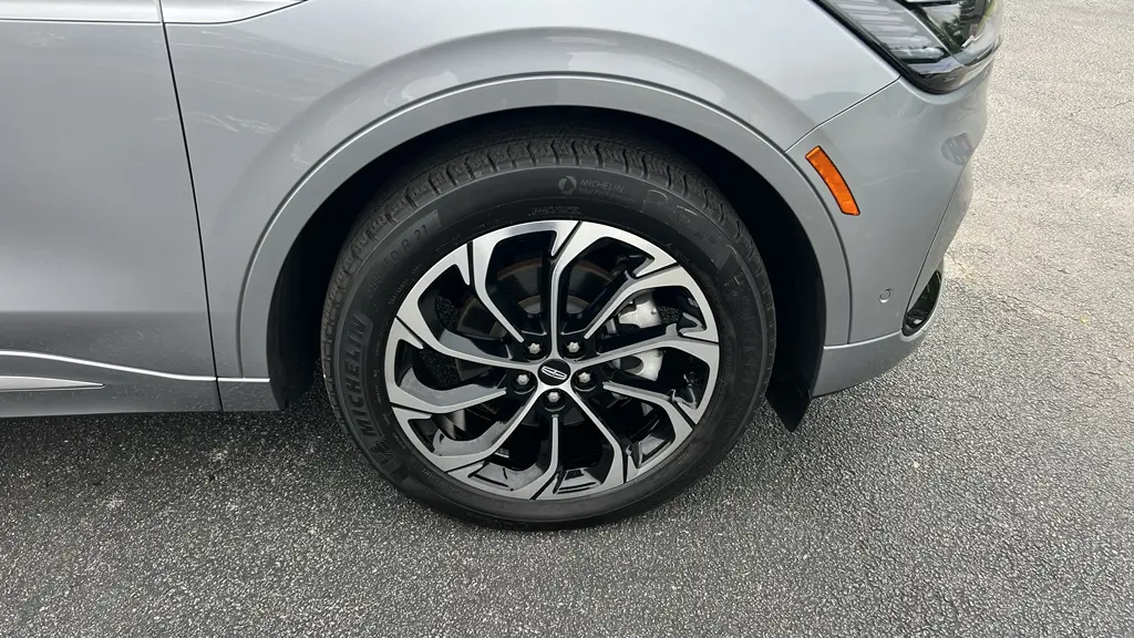 2024 Lincoln Nautilus Reserve