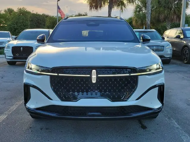2024 Lincoln Nautilus - $45,990
