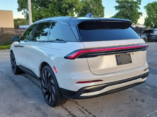 2024 Lincoln Nautilus - $45,990