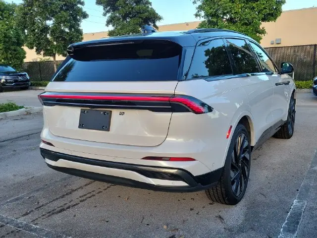 2024 Lincoln Nautilus - $45,990