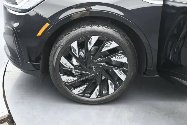 2026 Lincoln Nautilus - $60,895