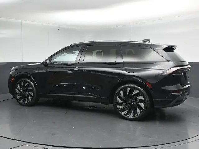 2026 Lincoln Nautilus - $59,895