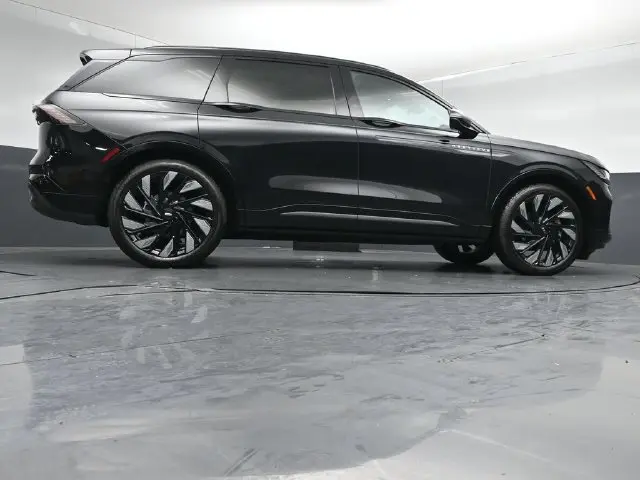 2026 Lincoln Nautilus - $59,895