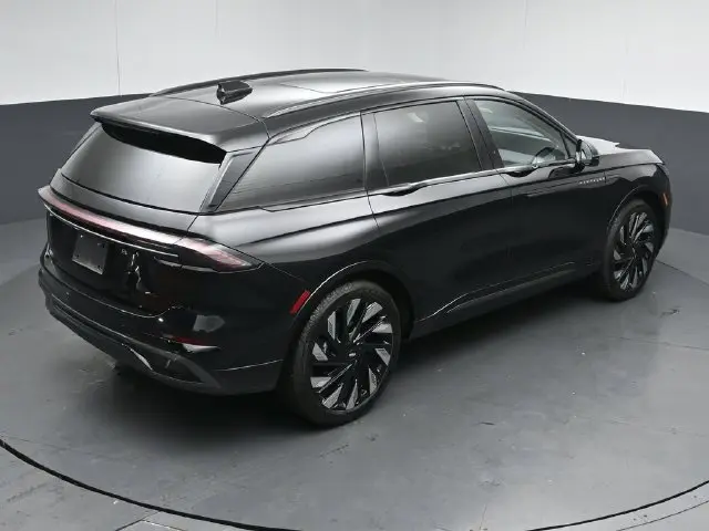 2026 Lincoln Nautilus - $59,895
