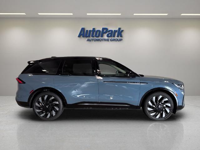 2025 Lincoln Nautilus - $59,995