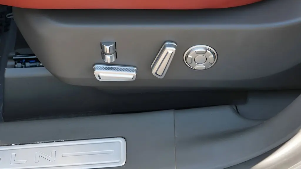 2025 Lincoln Nautilus Hybrid Black Label