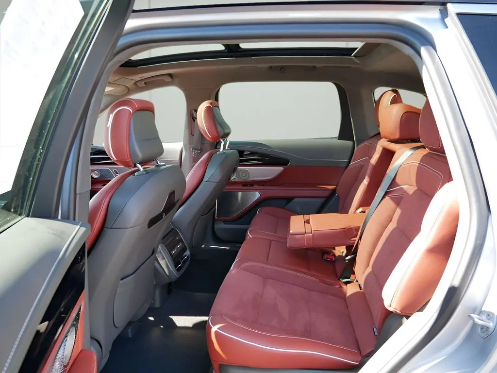 2025 Lincoln Nautilus - $67,347