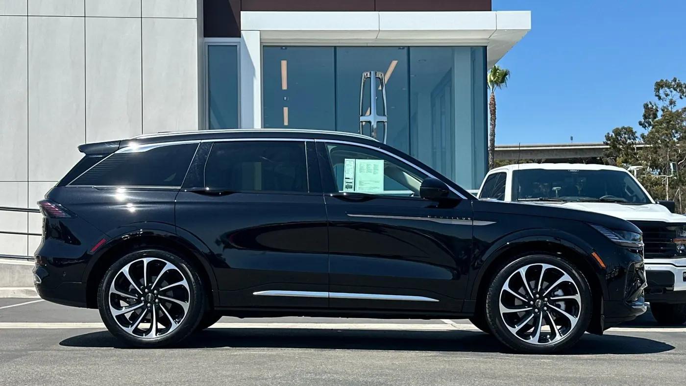 2024 Lincoln Nautilus Black Label