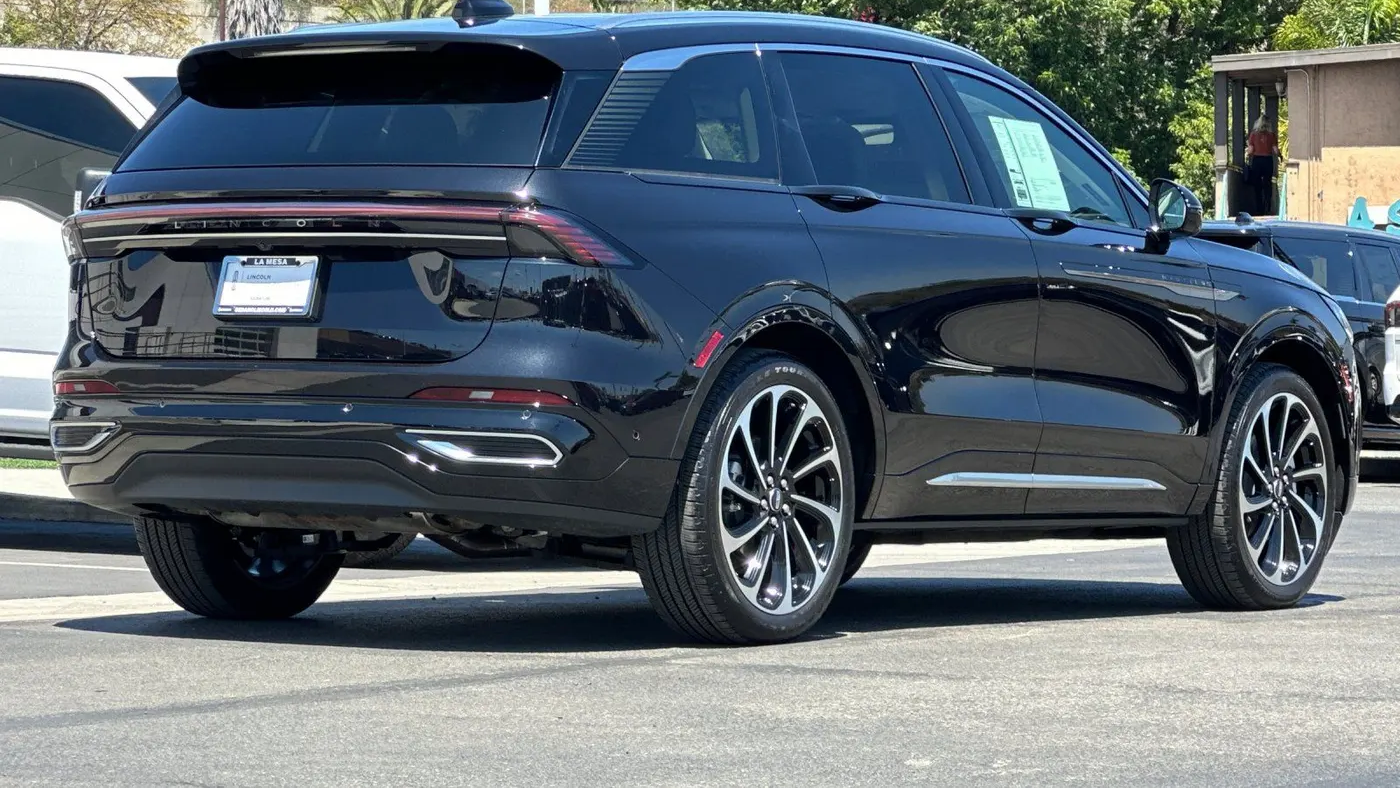 2024 Lincoln Nautilus Black Label