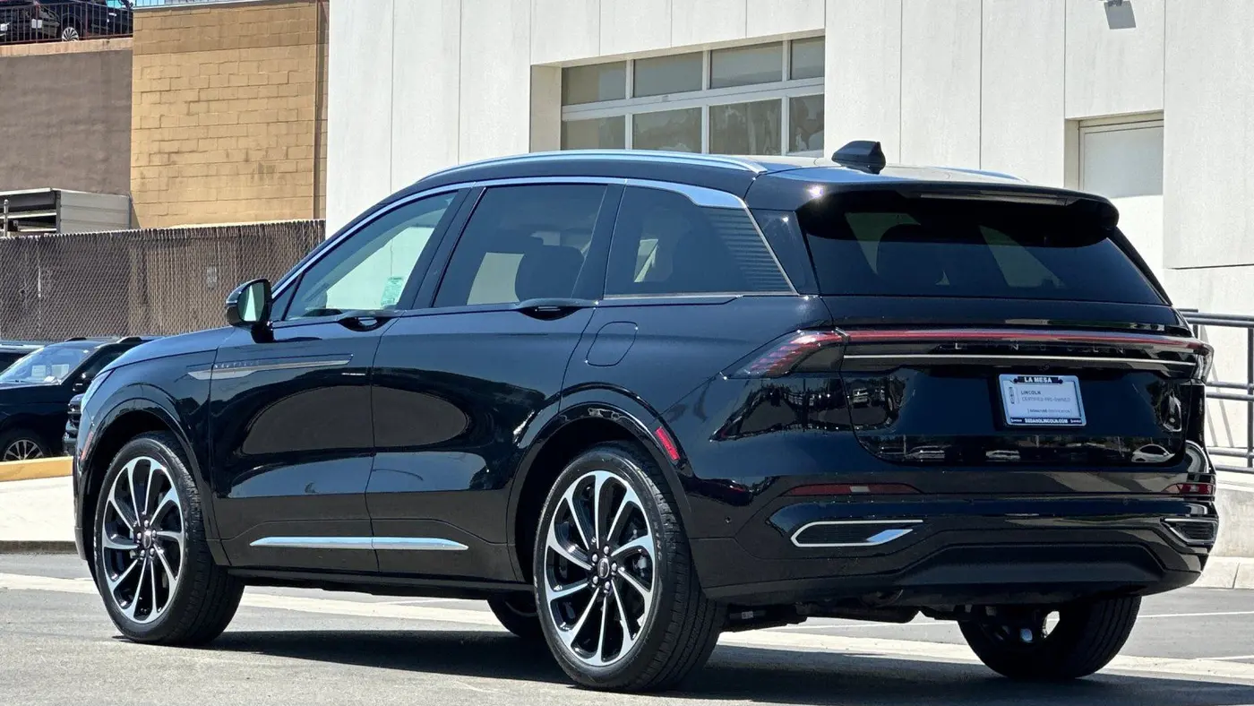 2024 Lincoln Nautilus Black Label