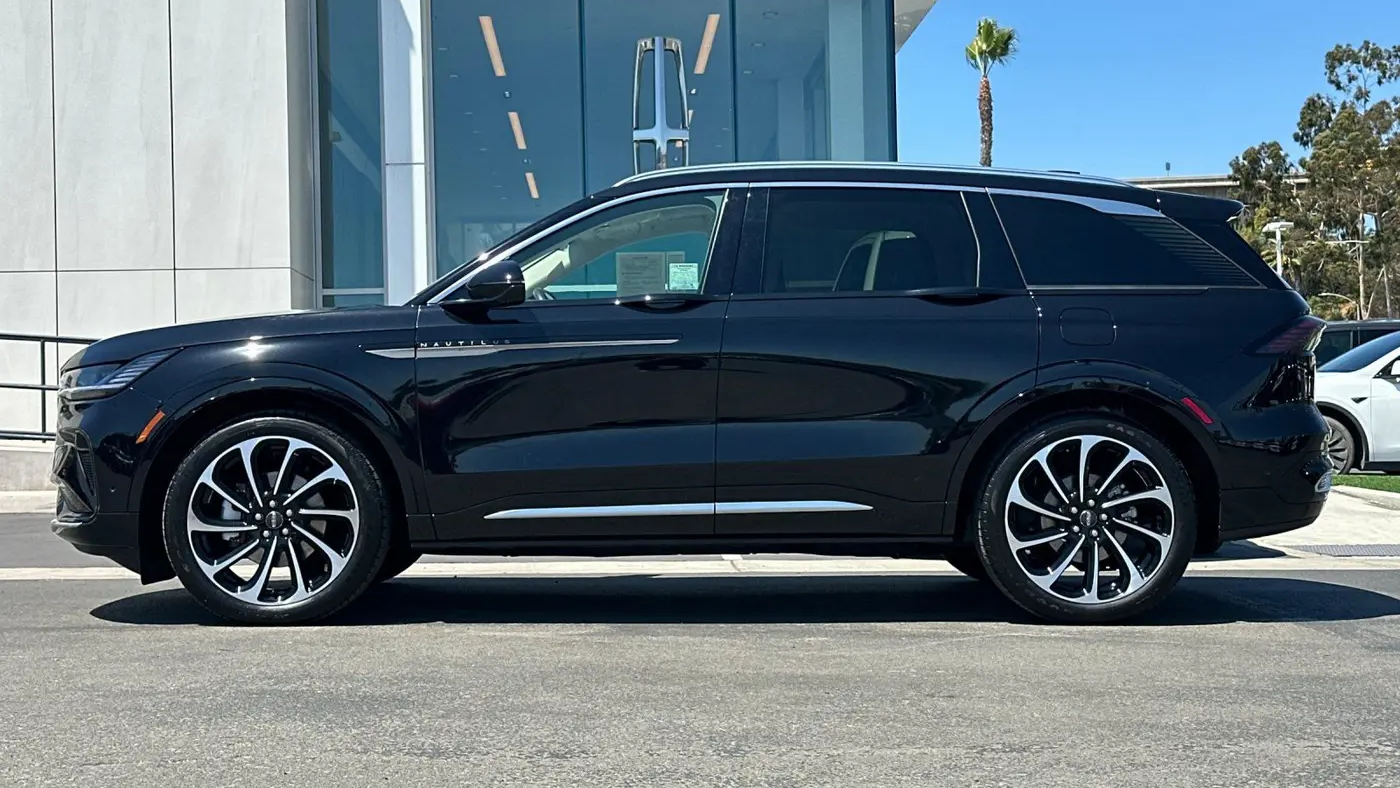 2024 Lincoln Nautilus Black Label