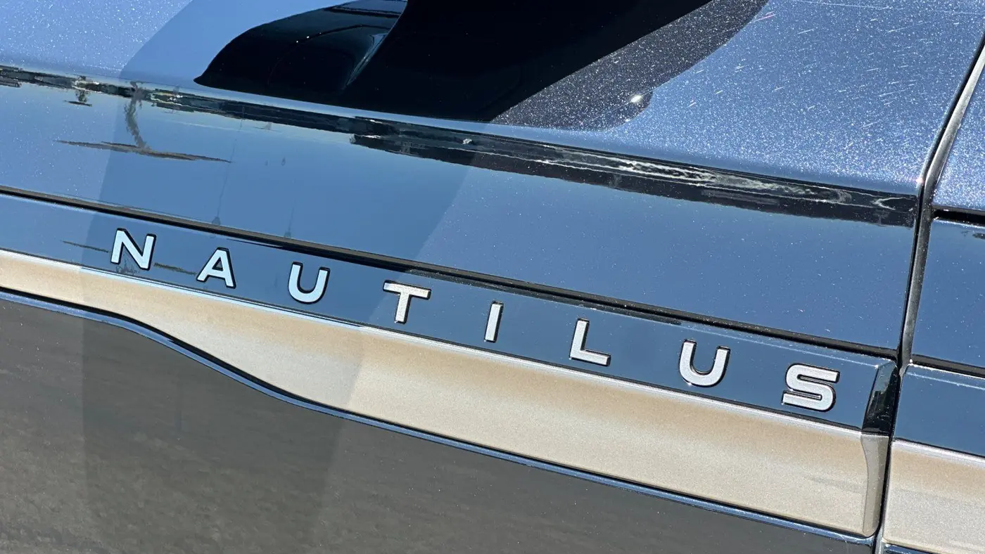 2024 Lincoln Nautilus Black Label