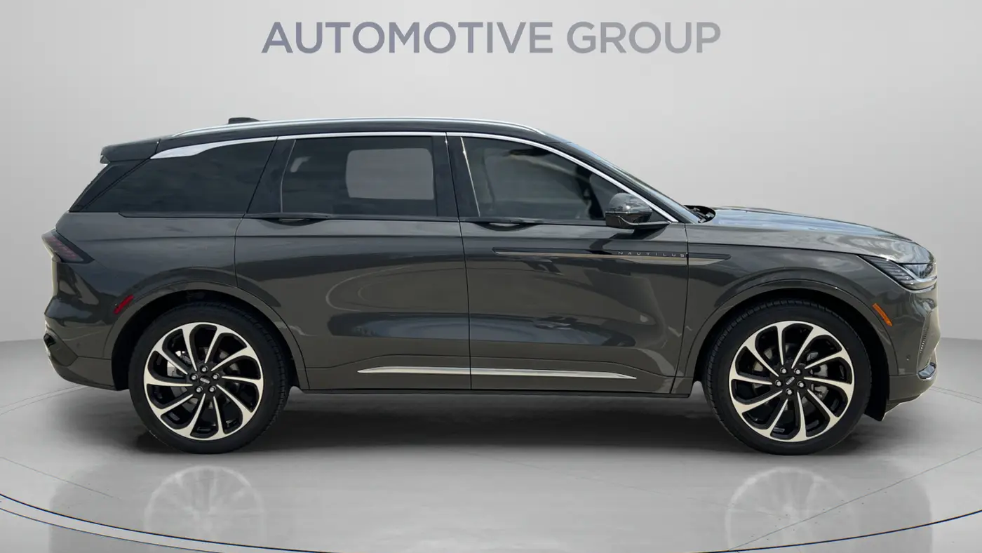 2024 Lincoln Nautilus Black Label